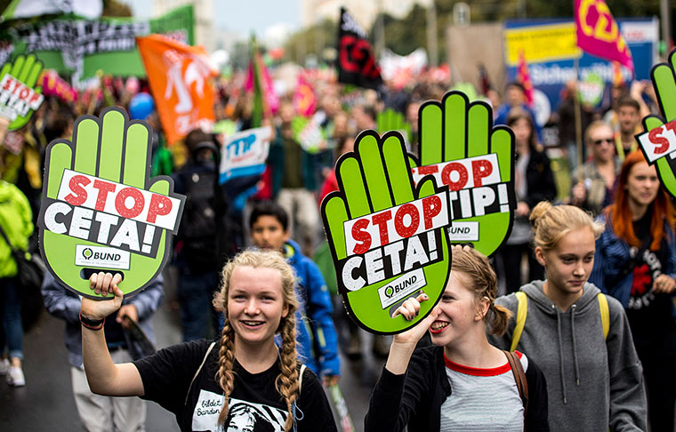 Sieben Große Demonstrationen gegen TTIP und CETA in Deutschland.