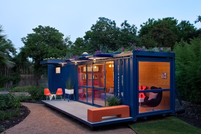 Nachhaltige Architektur: Wie ein Frachtcontainer zum umweltfreundlichen Ferienhaus wird