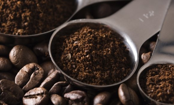 Kaffeesatz als Dünger oder Peeling: 16 sinnvolle Arten, Kaffeesatz zu recyceln