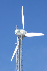 Mini-Windkraftanlagen versorgen den eigenen Haushalt mit Öko-Strom.