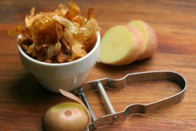 Selbstgemachter Knabberspaß: Fettfreie Bärlauch-Chips