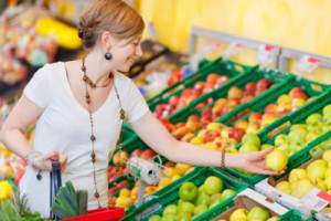 Bio-Lebensmittel gibt es heute auch im Supermarkt oder Discounter.