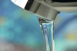 Gesundes Wasser kommt heute direkt in Ihre Wohnung dank guter Filter-Verfahren.