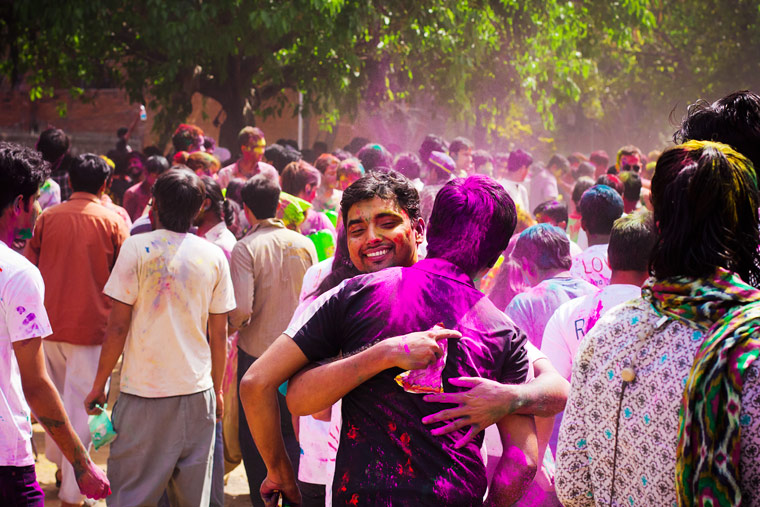 Holi Festival: Wo das farbenfrohe Kultspektakel eigentlich her kommt