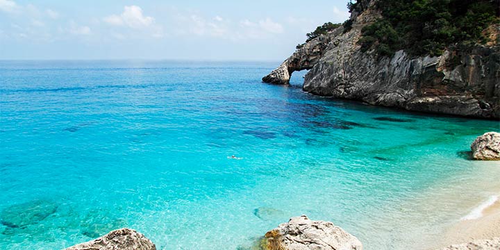 Rein ins kühle Nass – Ferienunterkünften auf Sardinien