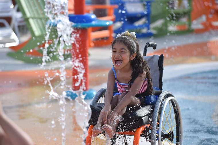 Wasserpark für Kinder mit Behinderungen