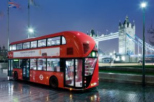 Hybridbus-Flotte aus 300 Fahrzeugen reduziert nachhaltig Londoner Umweltbelastung.