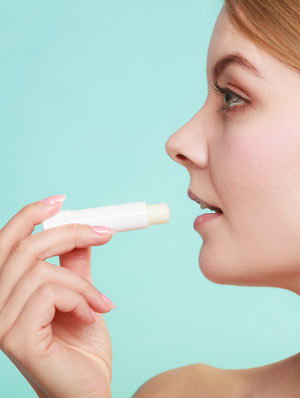 Lippenpflege gegen eingerissene Mundwinkel
