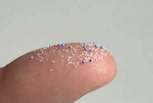 Mikroplastik ist klein, aber gefährlich. ©Stephan Glinka/BUND