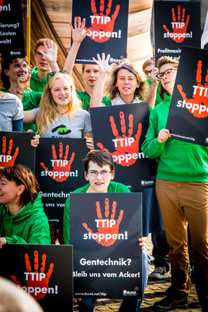 Überwältigende Teilnahme an der Anti-TTIP-Demo in Berlin