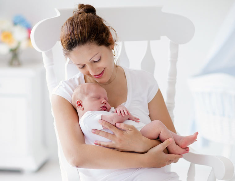 Die 11 besten Hebammen-Tipps: Von Geburt über Stillen bis hin zur Babypflege