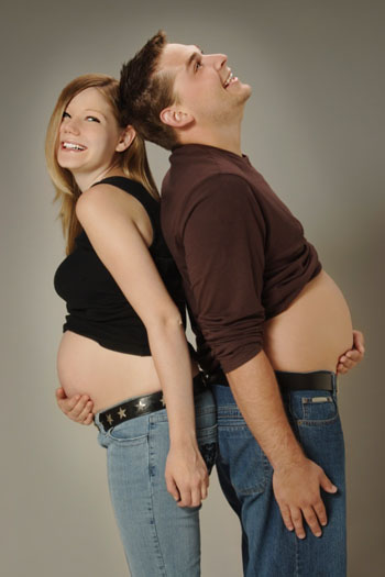 Scheinschwangerschaft: Mann und Frau mit 